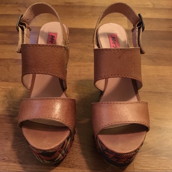 Betsey Johnson > Platform wedge heels - Picture 2 of 8